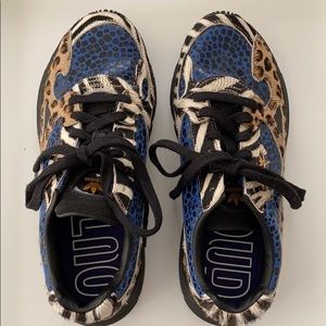 Adidas originals falcon sneaker